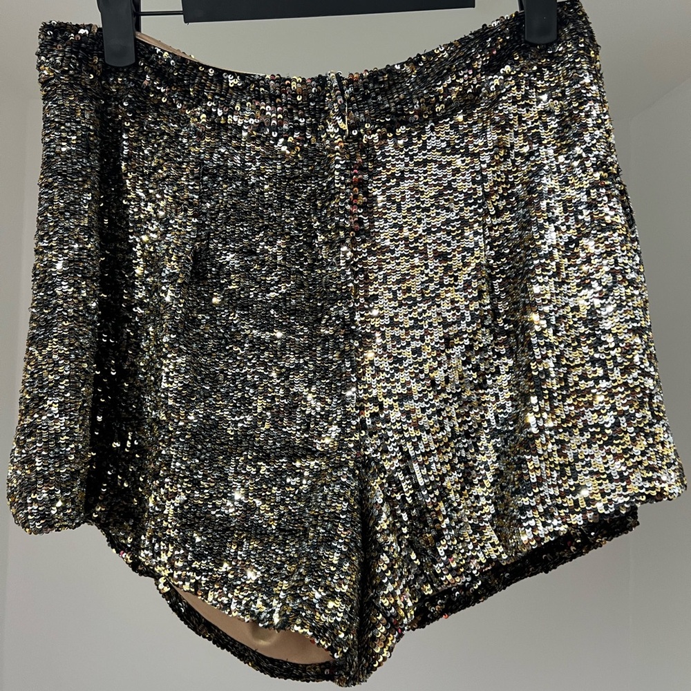 6126 Lindsay Lohan Gold Sequin Shorts size M